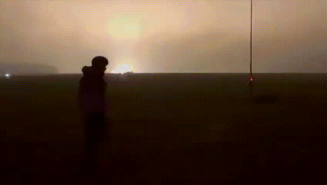 “炸！炸！炸！”当地时间2025年11月13日，乌克兰军方发布了一段，发射5枚“