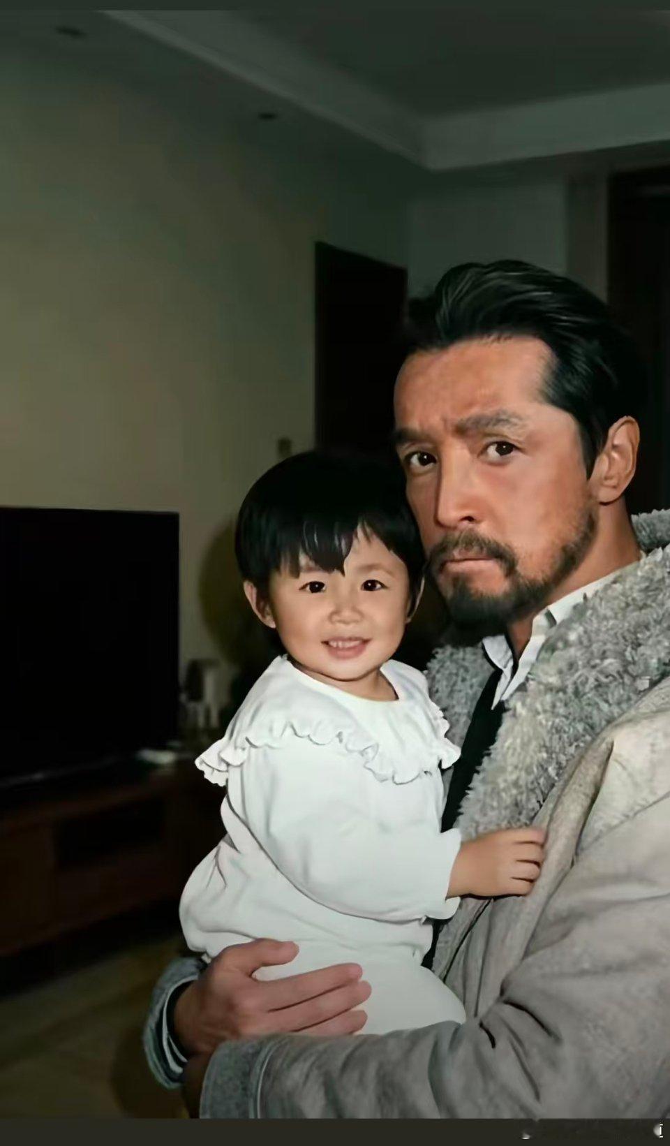 胡歌发文告别生命树我想知道有多少人看到这个照片不想笑的？杨紫告别白菊长文生命树