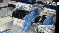 有人说这人是跟同事开玩笑，不慎把同事勒死了。开什么玩笑？明明是故意杀人啊，你看他