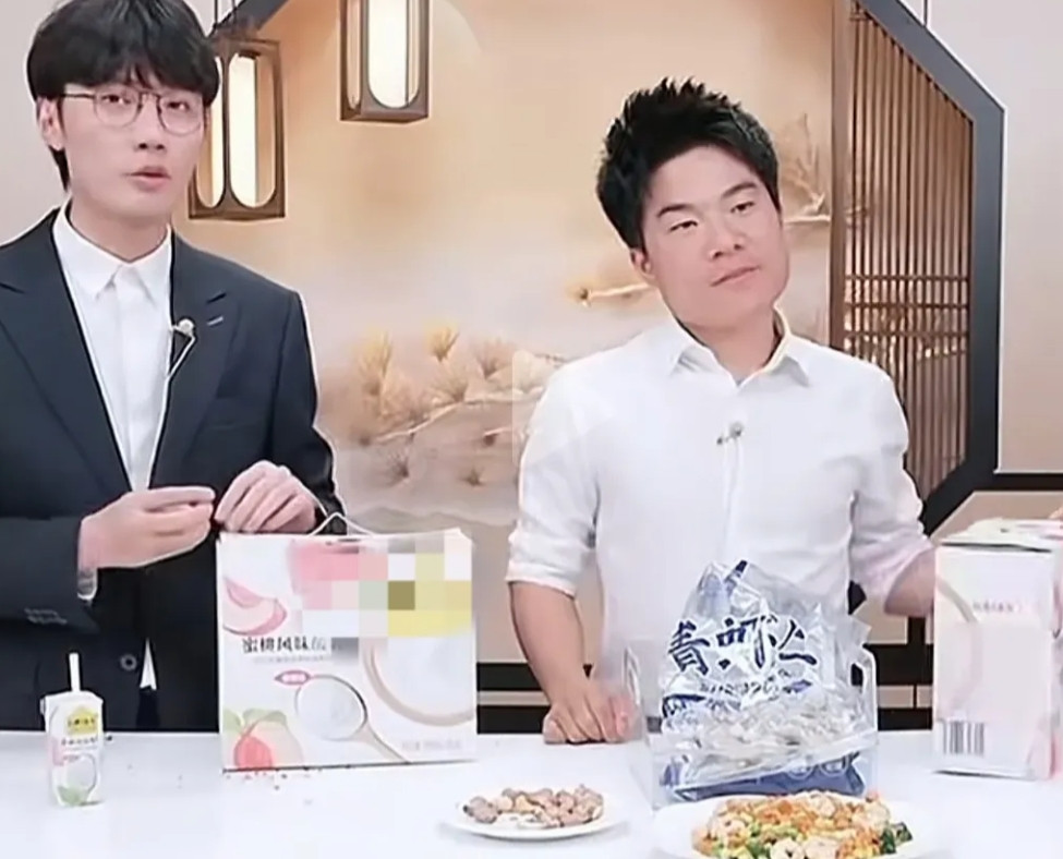 总算明白了宇辉和鹏鹏没有上清华的原因了，宇辉和鹏鹏在直播中说到，其实原因也很简单