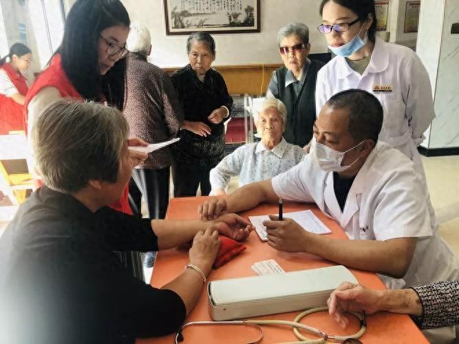 茄子是胰腺炎的“催化剂”？提醒：若想胰腺健康，3种蔬菜要少吃胰腺炎发作那