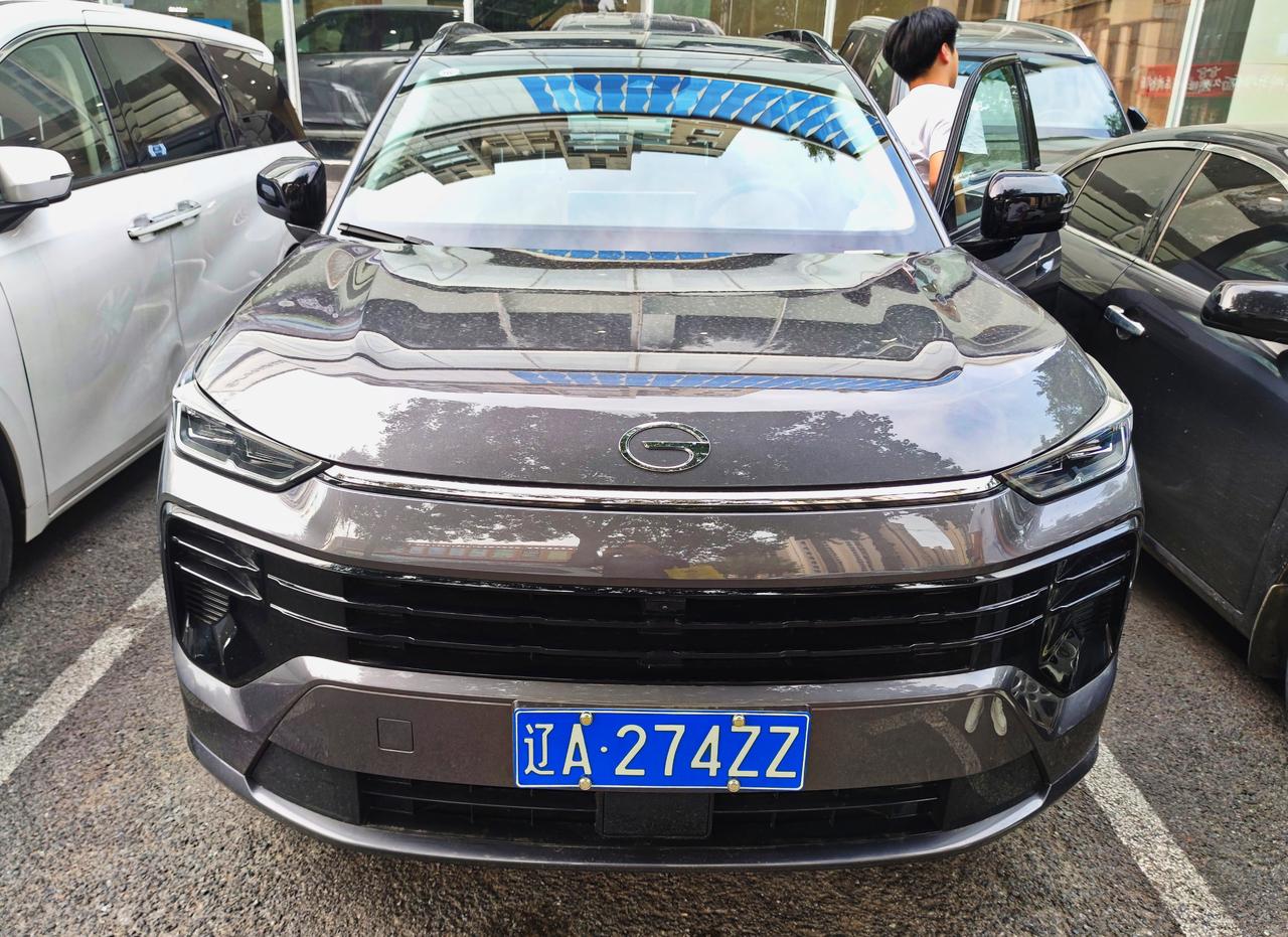 人民的紧凑型SUV《传祺GS4》第五代广汽传祺GS4焕新上市，官方指导价8