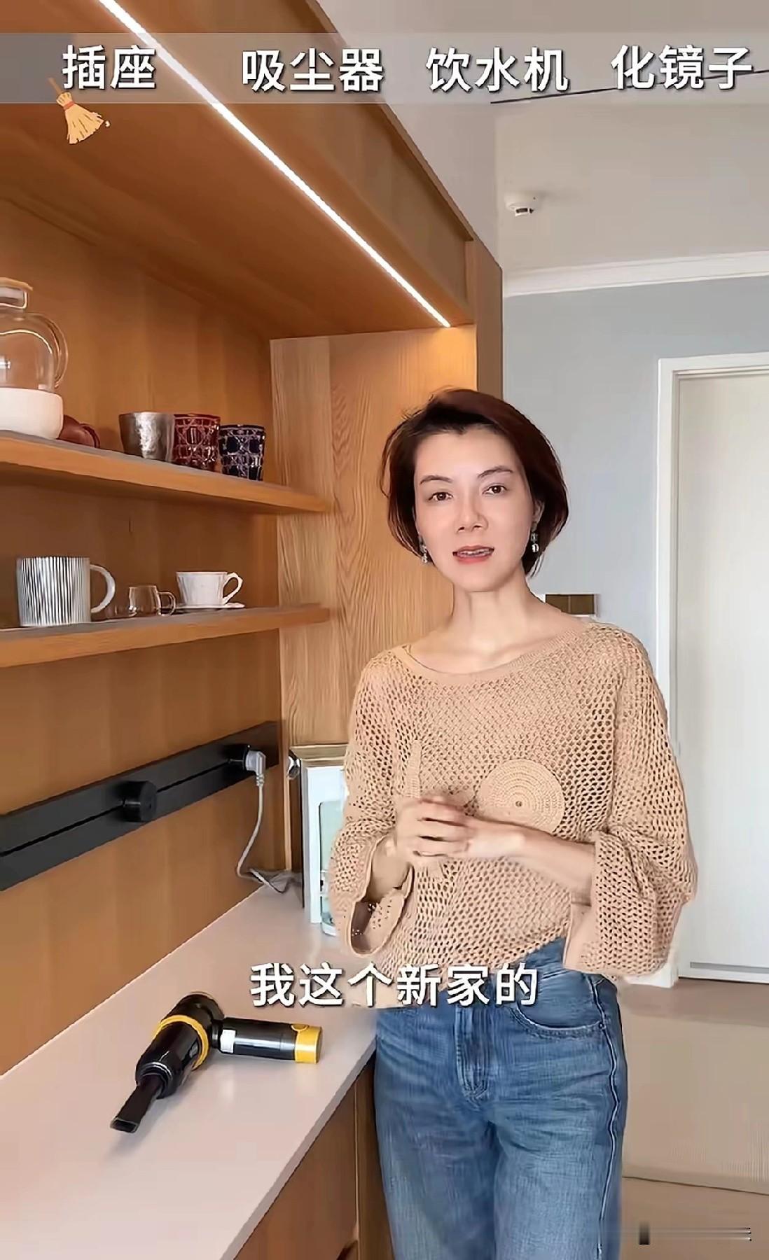 车晓，引发热议。7月3日，44岁的车晓，冲上热搜，这一次，不是脱单结婚了，而是