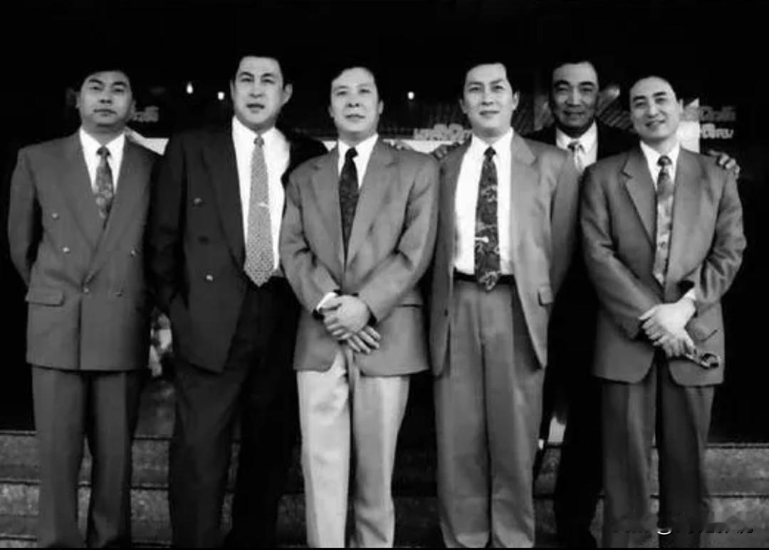 你有没有发现？在这94版《三国演义》几位演员中，那时的唐国强即使五官长得周正，反