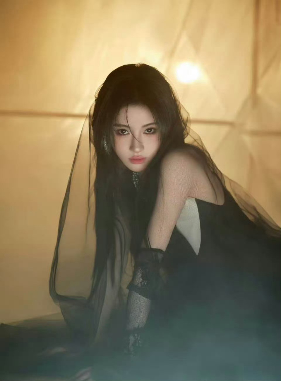 鞠婧祎黑纱好魅鞠婧祎黑纱神女写真这个露芜衣美成啥了都🤤🤤鞠婧祎穿黑纱真的好