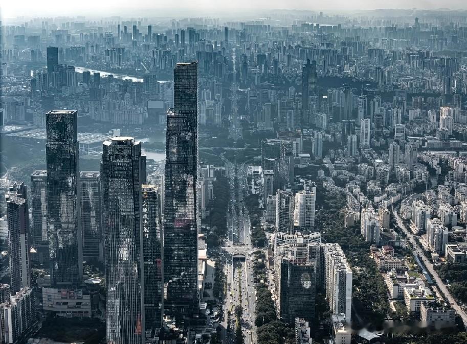 广西前2025年三季度经济发展表现水平情况，广西2025年前三季度GDP总量为2