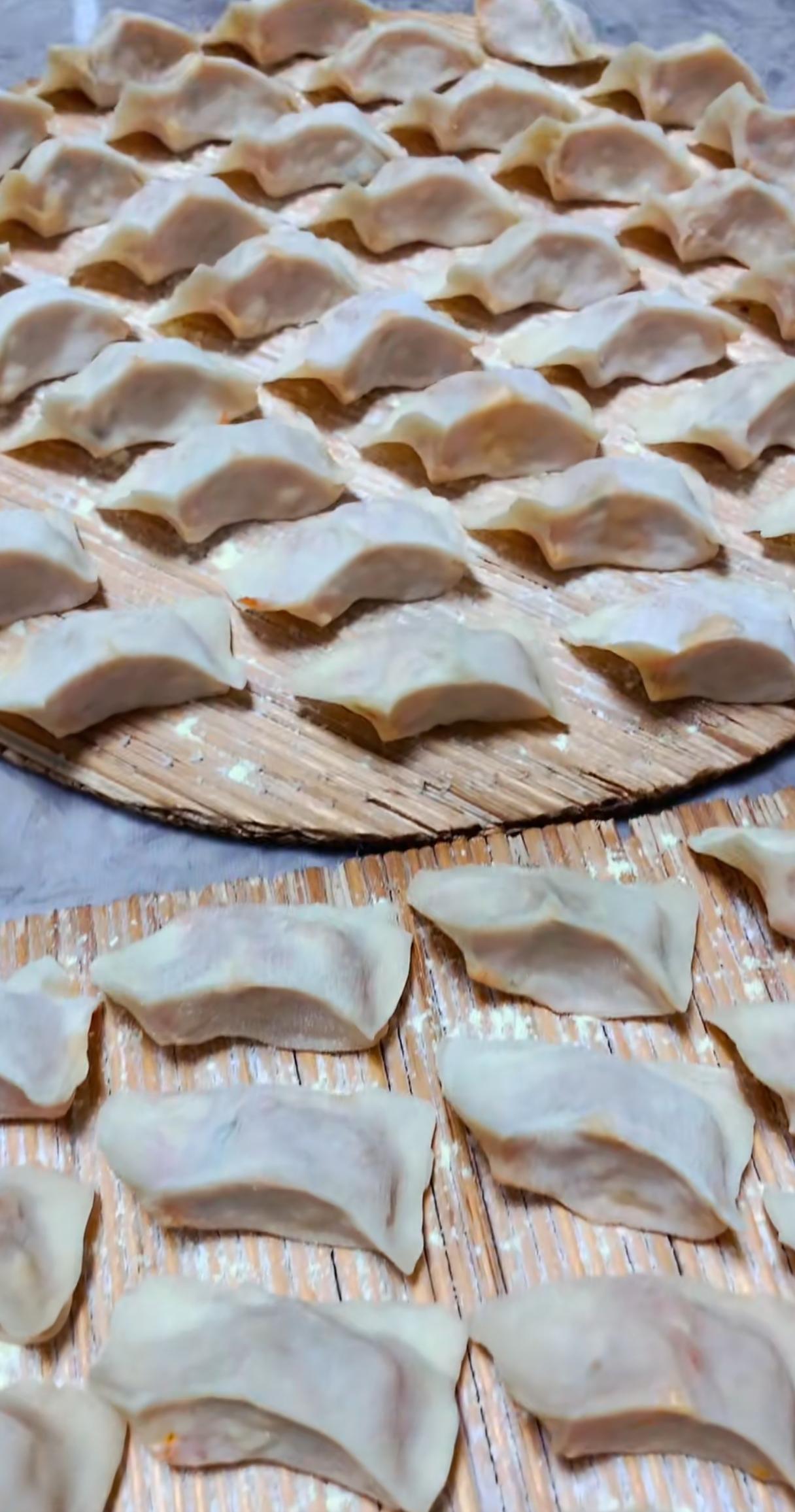 在富平靠西边的乡镇有一种极为小众的美食叫“煮馍”，此煮馍既不是羊肉煮馍，也不是牛