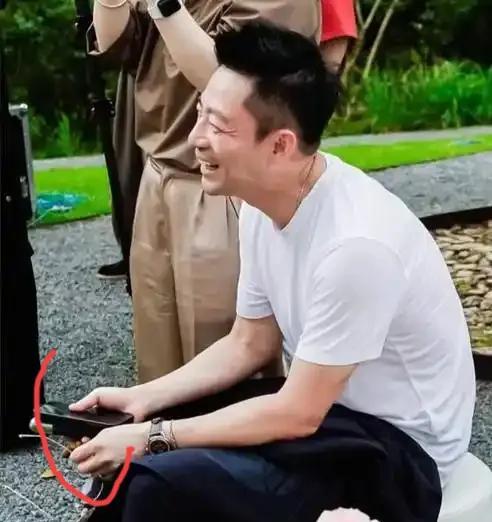 S家不让两个孩子参加亲妈的葬礼遭张兰指责说“什么姥姥家，不要也罢”。不让孩