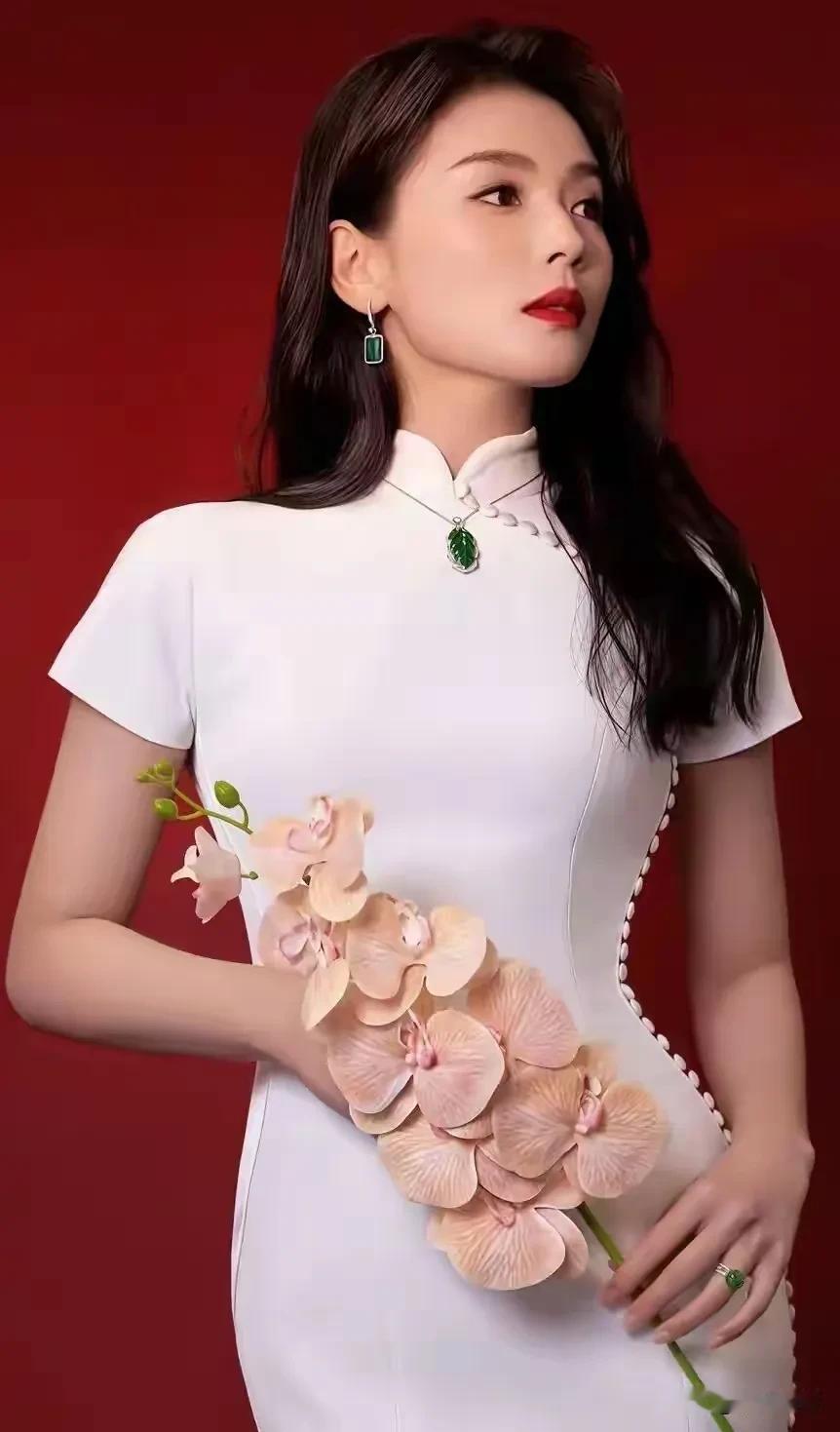 刘涛去上海出差，想着好久没见孙俪，发微信约晚饭。据刘涛私下采访提及，孙俪回得很快