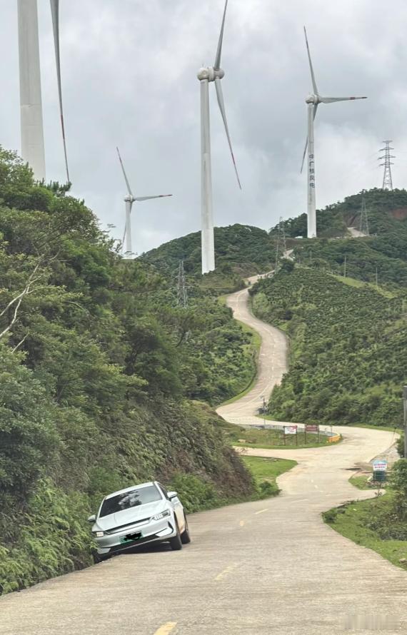 大家给我想个文案，车停在哪里应该可以吧🤔​​​​