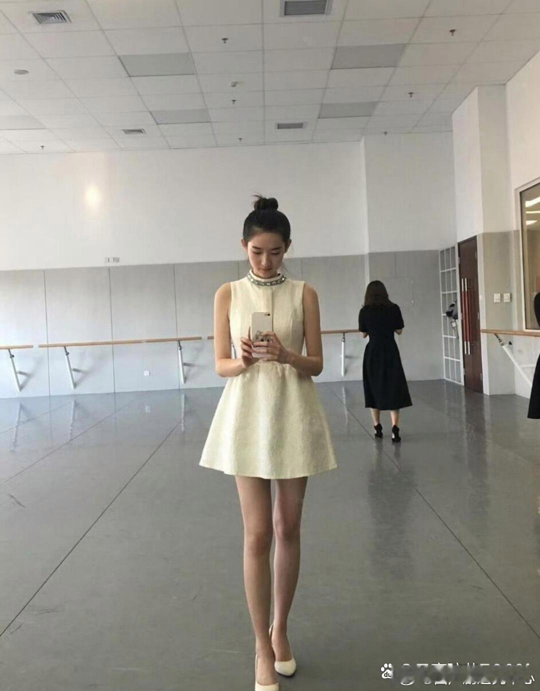 王玉雯早前那校花味老浓了