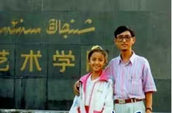 佟丽娅从小美到大，美中不足的是她偏瘦又偏黑。她一看就是个贤妻良母，陈思诚把好女人