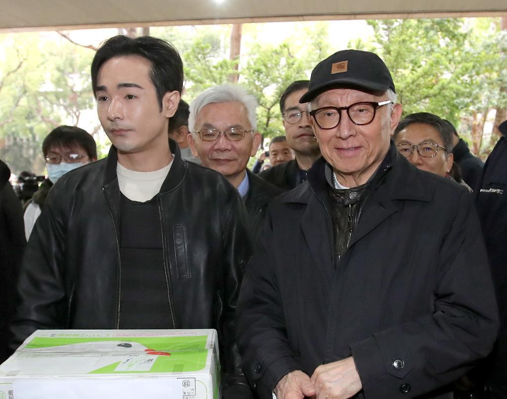 “曹兴诚不玩了、八炯出走！”名医开酸：这样叫爱台湾？首波立委及新竹市长高虹安