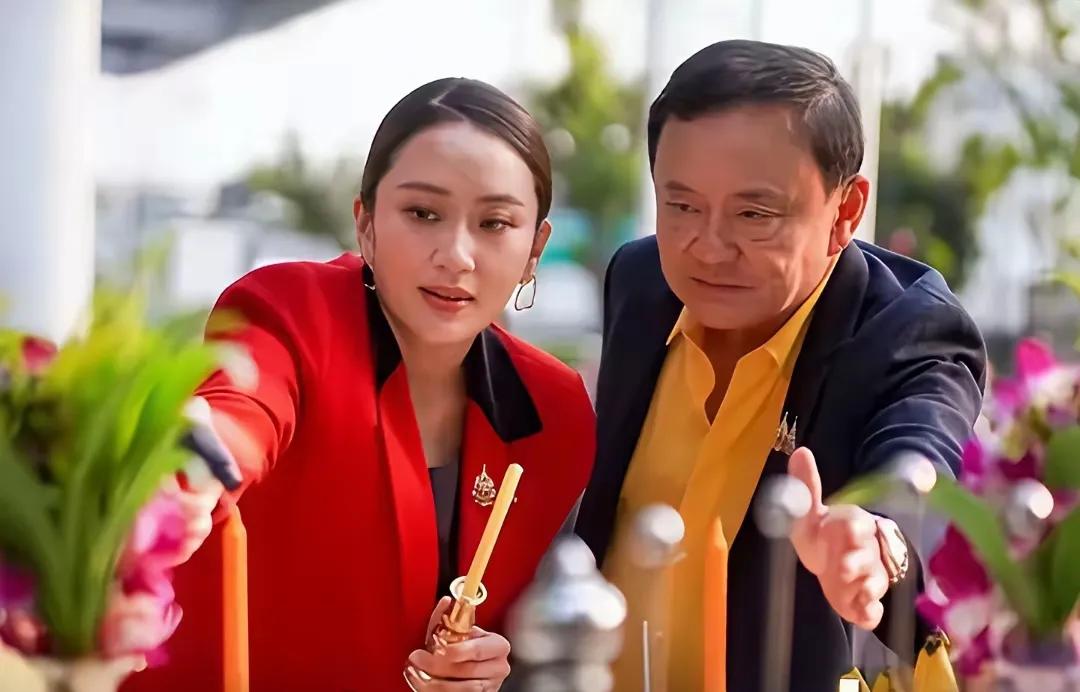 佩通坦提前交材料，为泰党要打翻身仗？首先泰国为泰党领袖佩通坦·西那瓦近日放出消