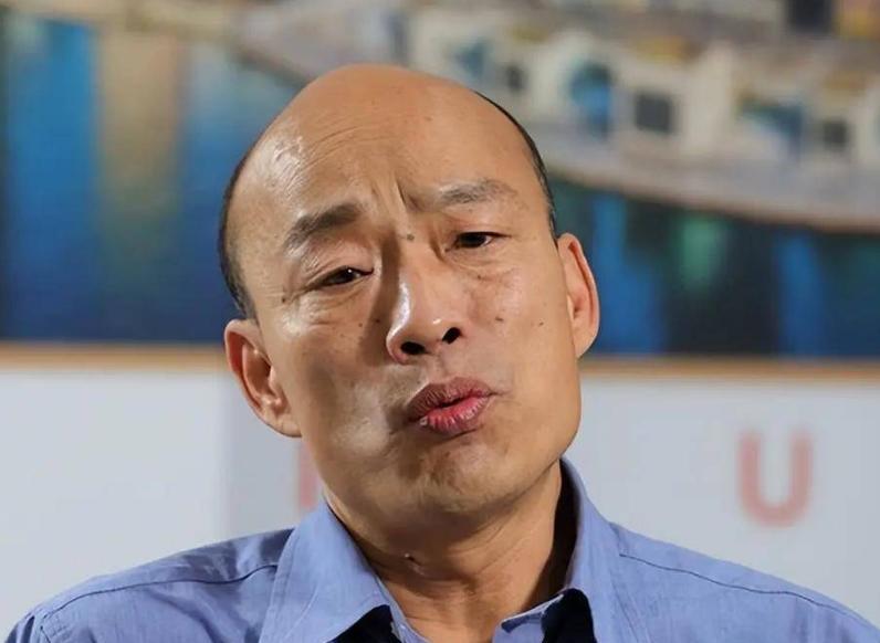 台面上郑丽文跳得欢？真正主角是韩国瑜韩国瑜确实是个关键。虽然他不轻易表态，
