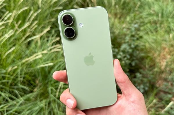 iPhone18标准版直接玩起延期大招，9月发布会直接缺席，要拖到明年3