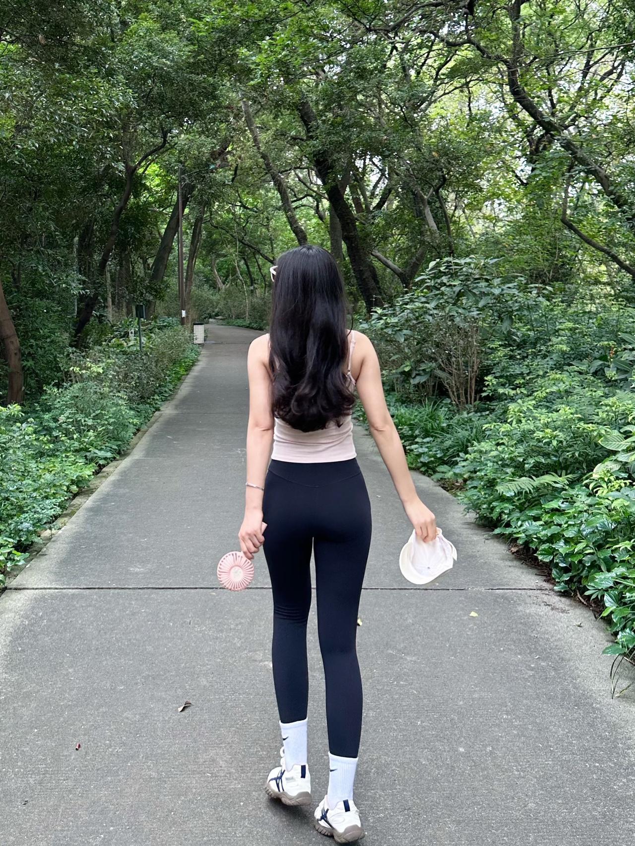 夏天徒步运动穿搭户外瑜伽裤穿搭