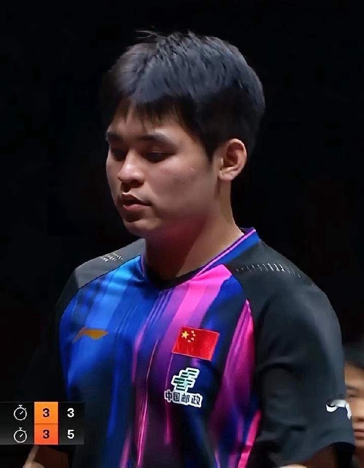 林诗栋又输了！真是怒其不争，哀其不幸！这场半决赛看得人心里揪痛！第一局，都拿到1
