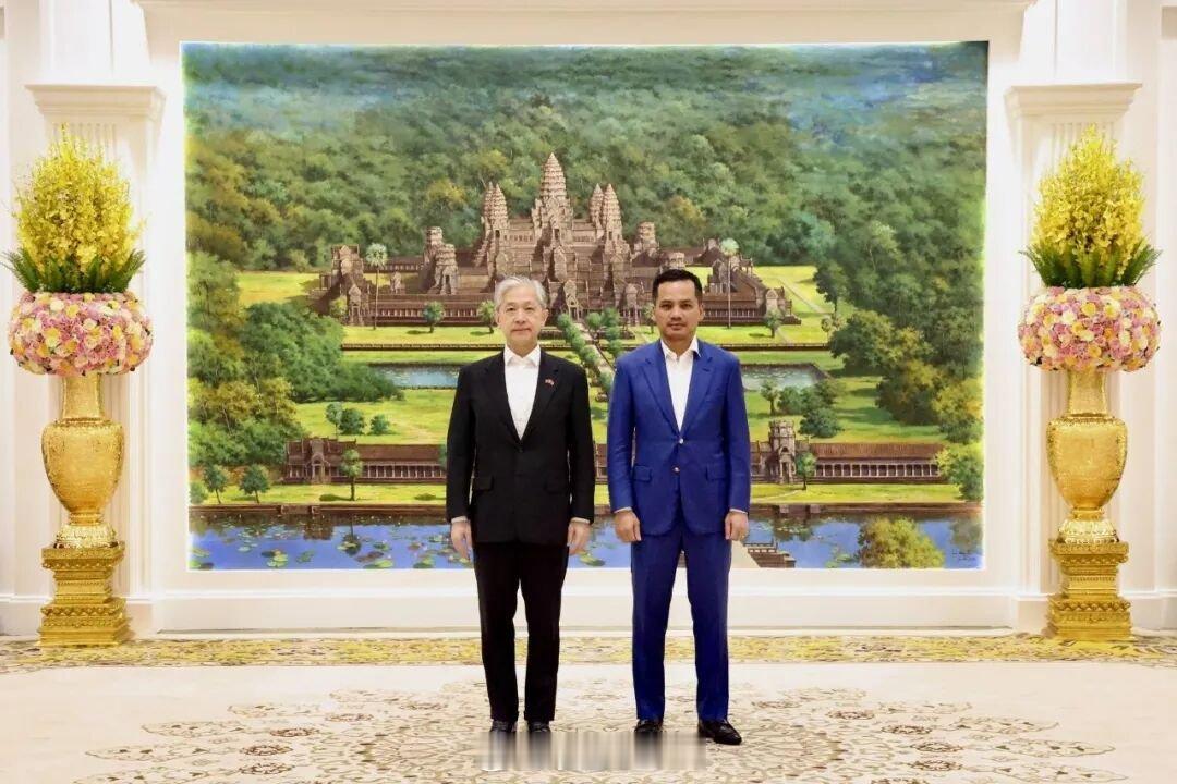 110名涉诈中国人被柬埔寨驱逐出境2月7日晚上，柬埔寨移民局与中国驻柬埔寨大使馆