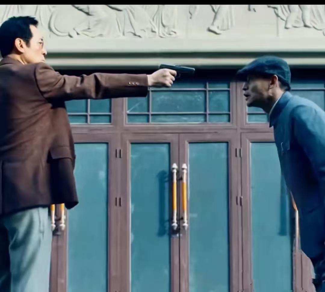 《沉默的荣耀》中吴石“手下留情”没有毙了保密局大特务谷文正；国民党空军委员会上将