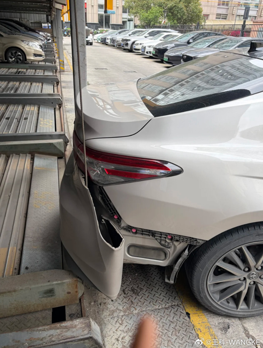 立体车库的痛苦！