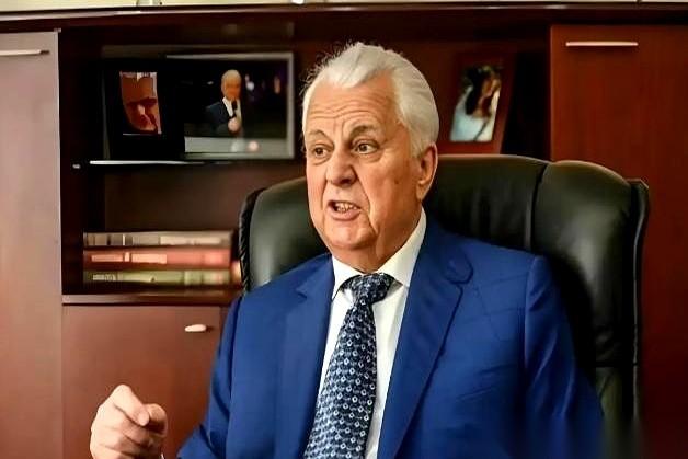 一群乌克兰的顶尖专家，在中国采访镜头前，突然就集体崩溃，哭得像个孩子。你以为是