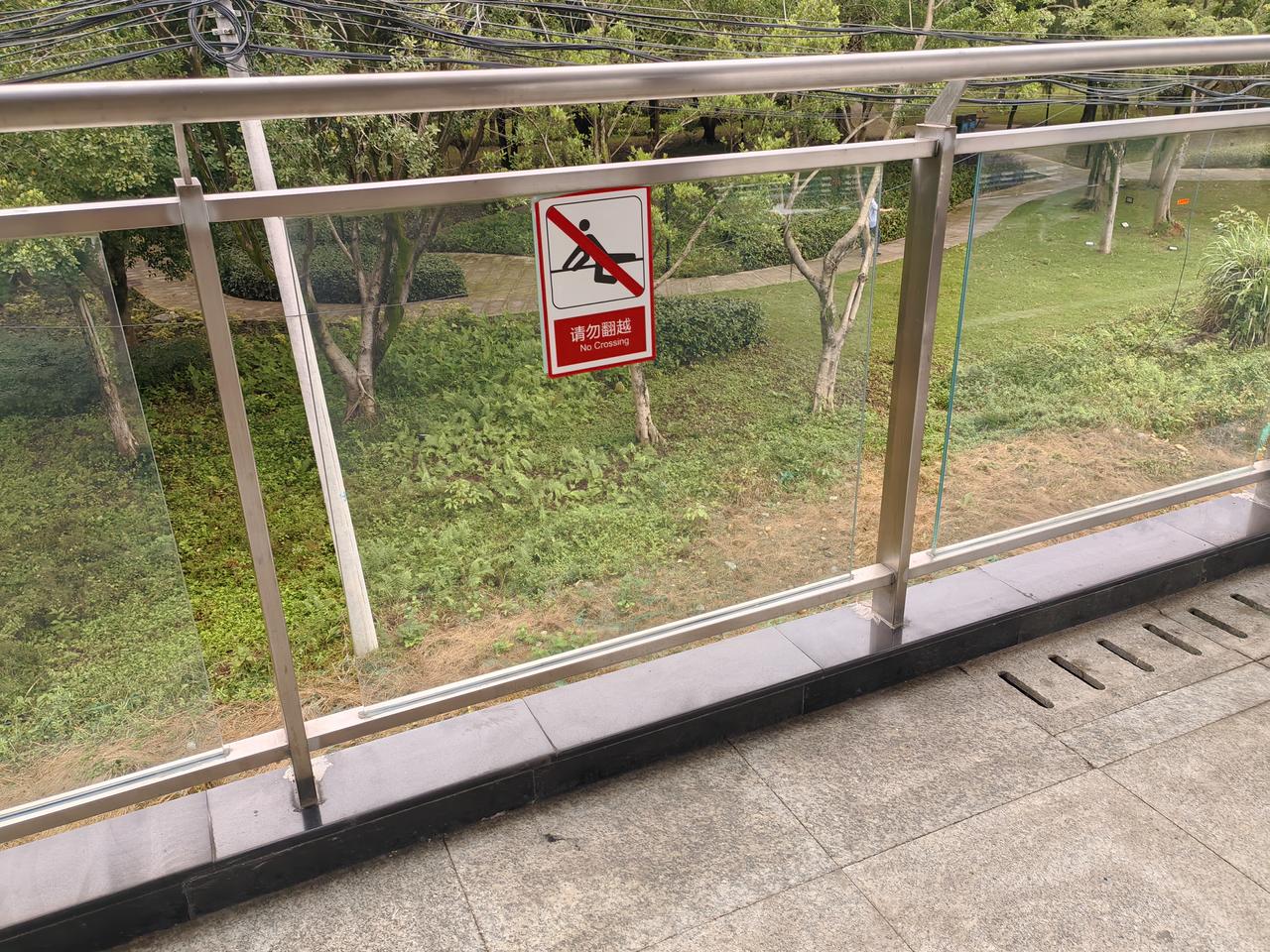 重庆十八号线巴南区李家沱长江大桥南桥头站，给个建议！就是靠李家沱这边的出口，过天
