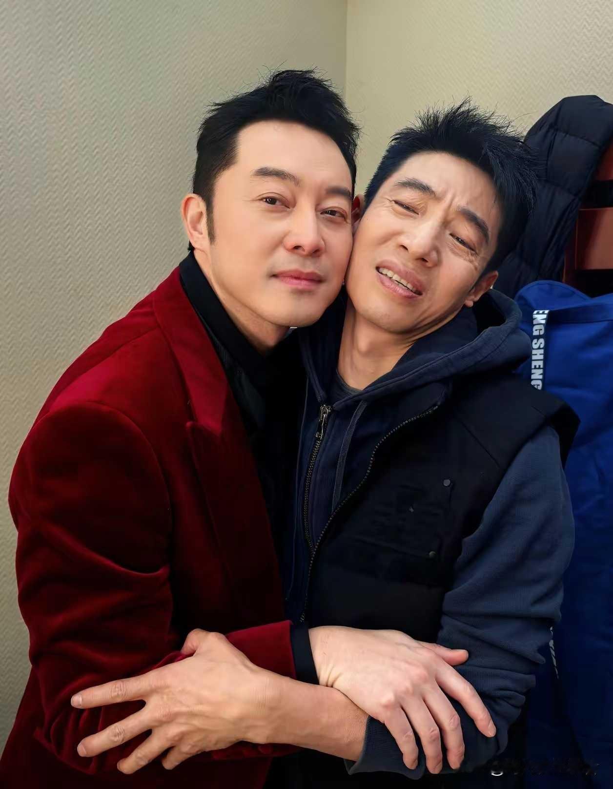 沙溢真是太主动了，这主动样子真是无人能拒绝。沈腾的偶像包袱很重，撒贝宁一如既往