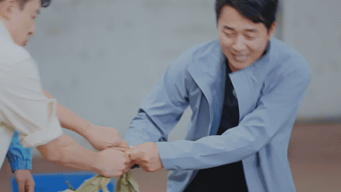 何广智你冒犯到刘奕君了刘奕君：你才老！广智：童言无忌！杨超越：你是因为说话难听