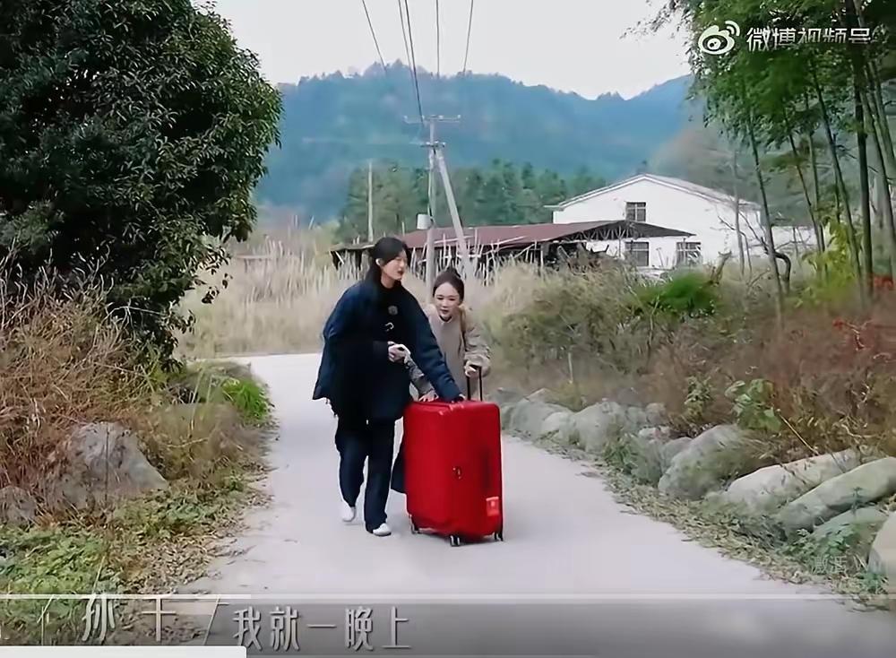 女演员拍睡觉的戏，竟然也能真的睡着，睡觉也能挣钱。