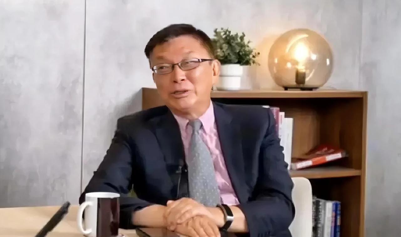 苑举正再次喊话蔡正元，喊打喊杀是最容易的，沉着冷静才是最难的。你对大陆缺少一个逻