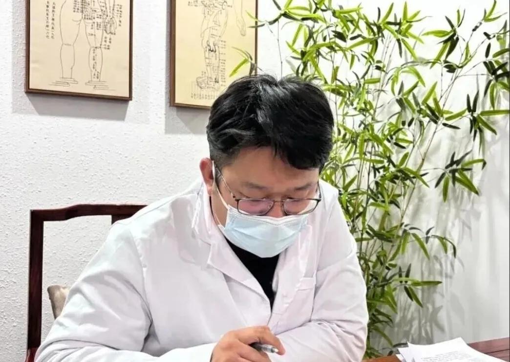 高血压：肝阳一旦平复，血压自然就稳了！这3件事坚持做"张大夫，我这高血压六年了