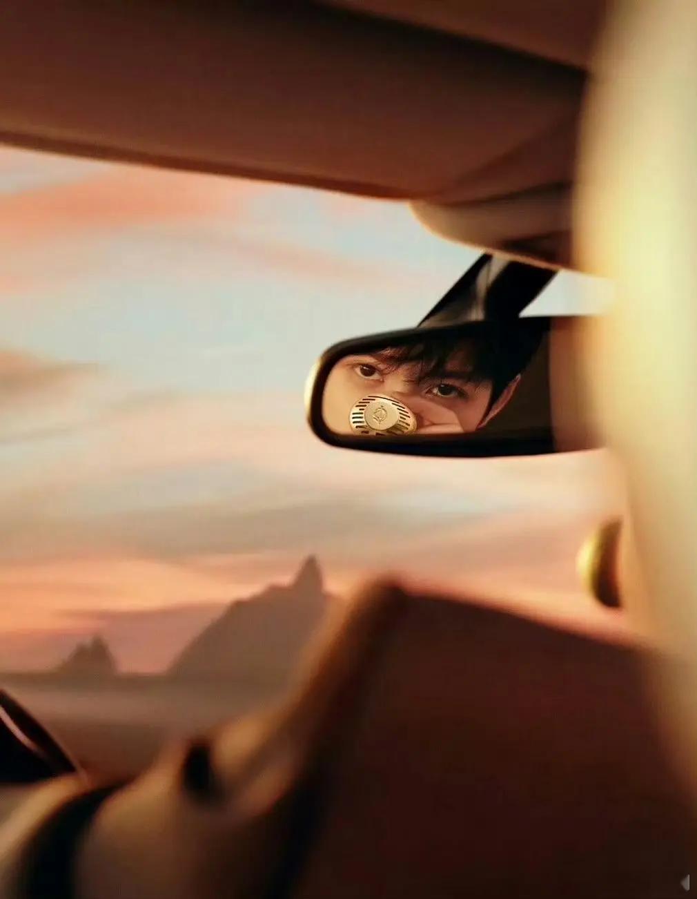 檀健次欧珑全球品牌代言人预热，第十个奢牌代言了，排竞在檀健次这是不存在的，内娱唯