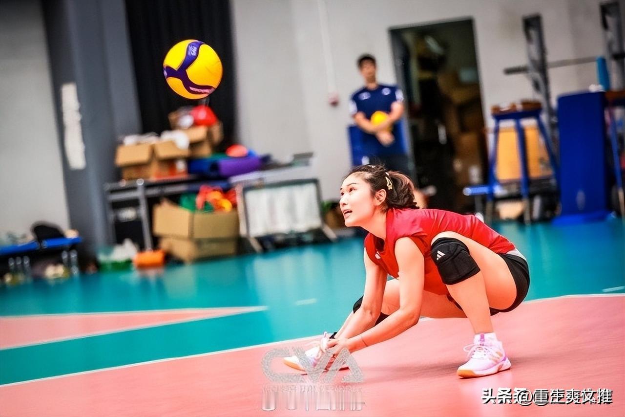 一方面是年轻队员快速成长，庄宇珊、吴梦洁敢打敢拼，进攻拦网不断出彩，新人扛住赛场