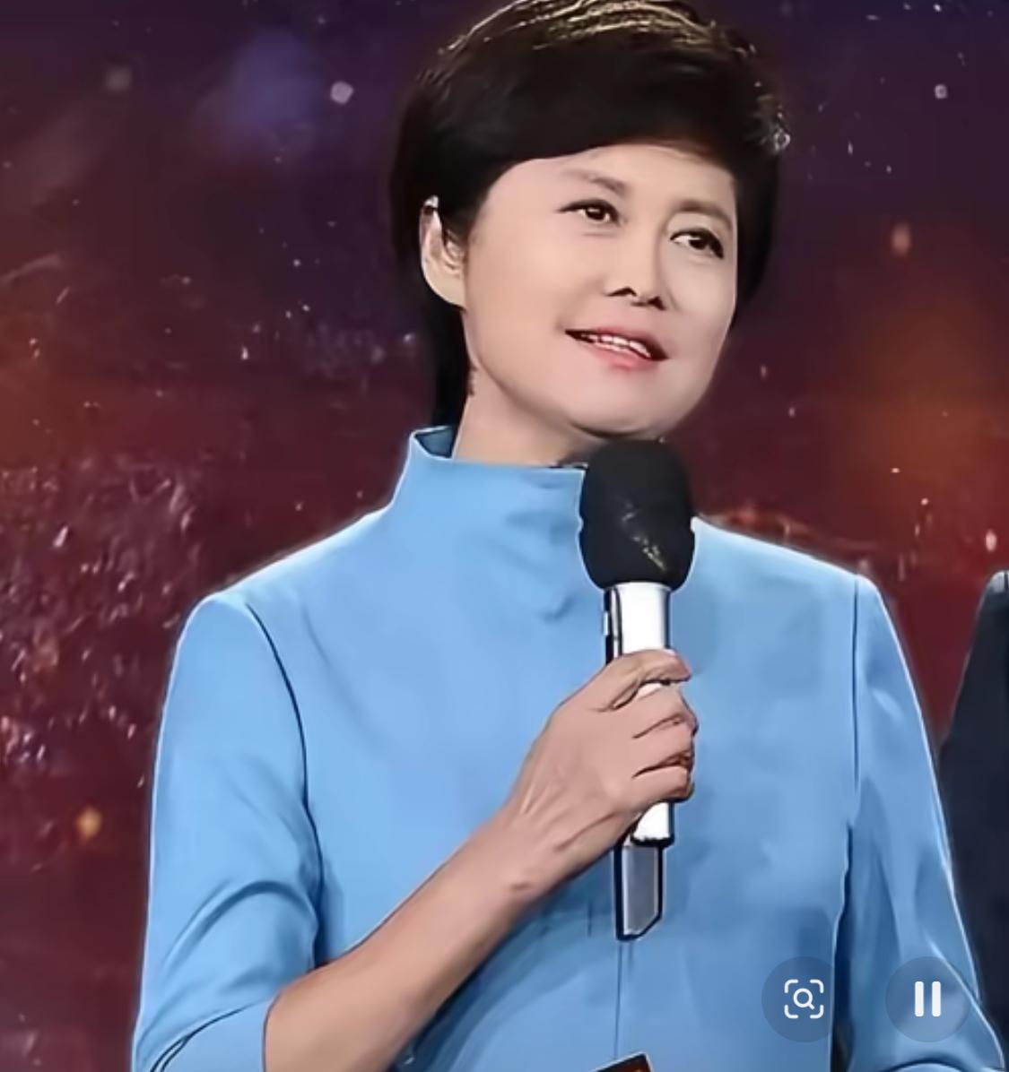 北京八宝山殡仪馆内，一场催人泪下的告别仪式缓缓举行。那句“感谢这世界让我走过”，