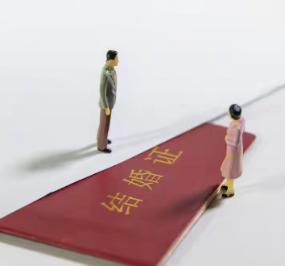 “不配当校长和老师！”青海西宁，中学校长婚内长期出轨硕士女教师，2021至202