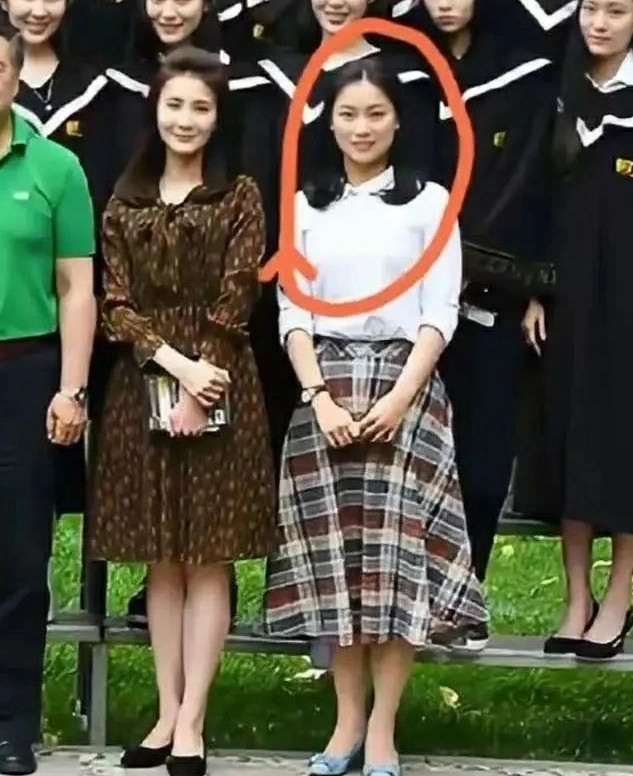 上大学就暗恋老师毕业后终于娶了她！神评：老师教你读书，你教老师育人！