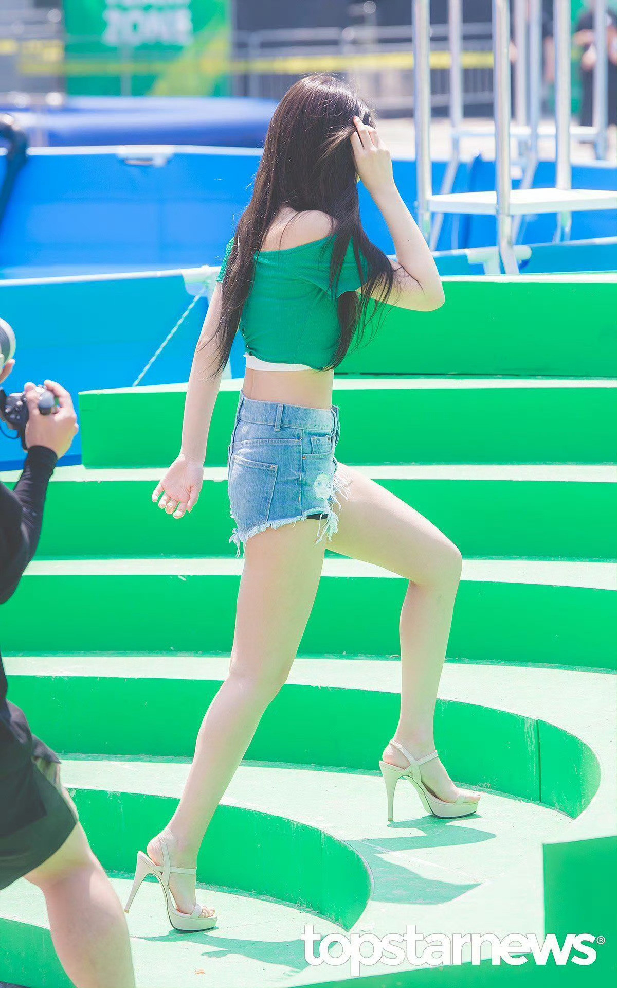 Jennie服装早期的jennie还挺清纯的
