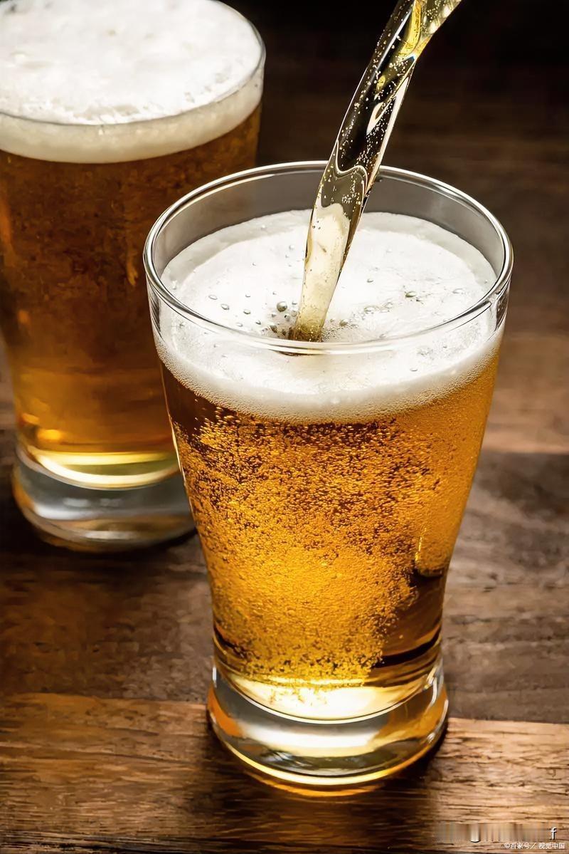 我有了同事，三年前做了心脏支架术。每次我们聚会的时候，不劝他喝酒。但是他说“少喝