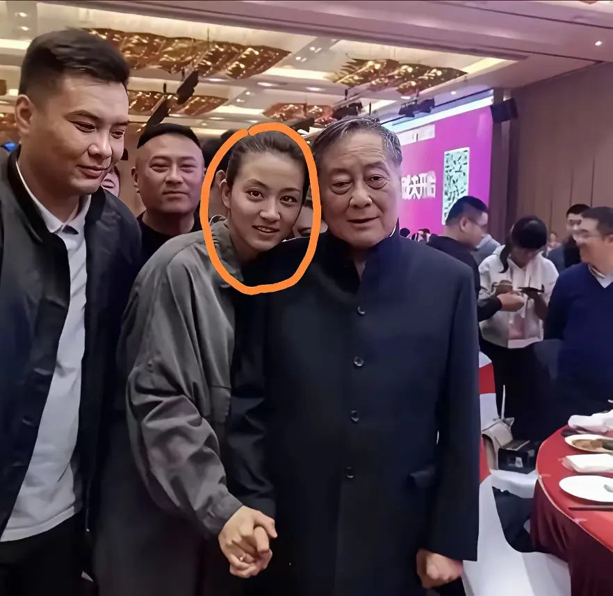 图你老，图你穿的是布鞋