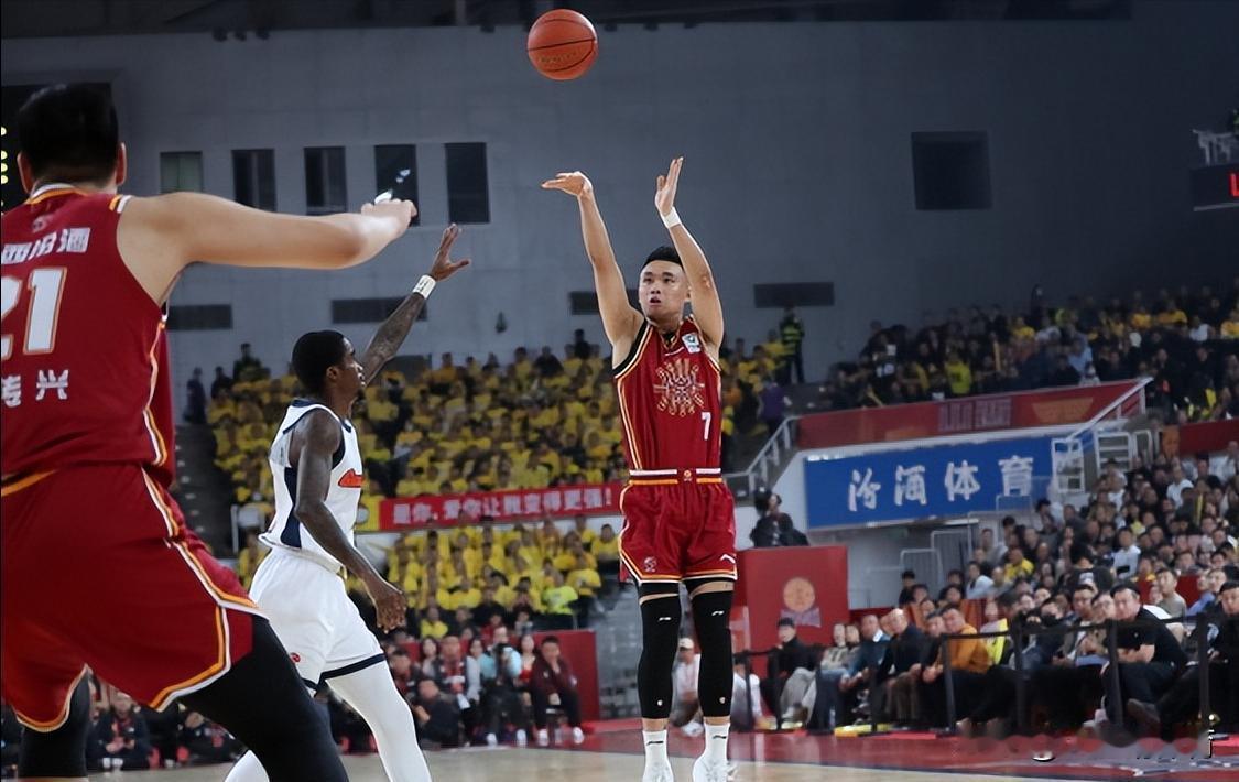 投不进的，从来不是篮球。山西球迷这赛季都在问：那个原帅去哪了？上赛季屡次用冷