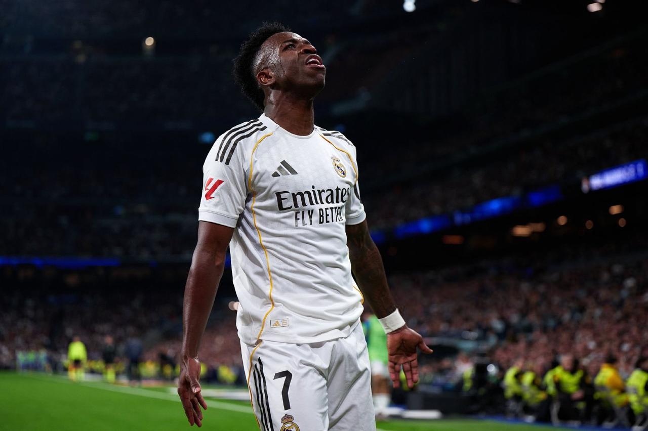 西甲争冠悬念升级！皇马逆转马竞，巴萨险胜前二差距缩小至四分