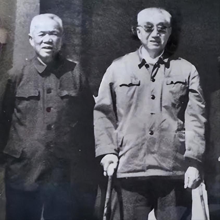 战场上敢抗彭德怀的命令，敢跟上级邓华吵到掀屋顶，400艘帆船强渡琼州海峡眼都不眨