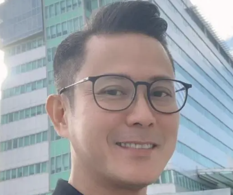 51岁前TVB绿叶汤俊明无戏拍，直播带货被嘲却心态豁达