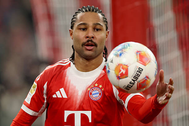 格纳布里即将与拜仁慕尼黑续约。新合同将以绩效为基础，年薪最高可达约1500万欧元