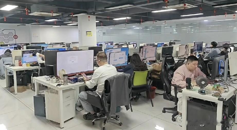 现如今失业的中年人真的太难了[捂脸哭]一哥们被“熟人”一顿劝，花3000考了个陪诊