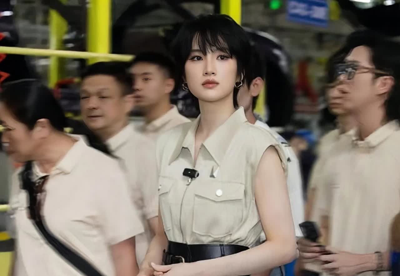 姚安娜这个顶级富二代​不飙车，不逛夜店，​也不随便学医进医院，唯一的爱好