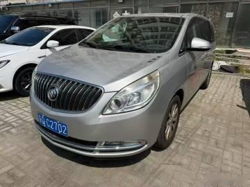 15年10月别克GL8，2.4排量，实表10万公里，一手车，3块喷漆...