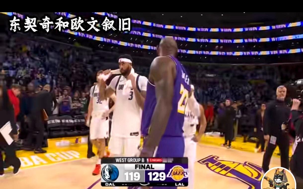 浓眉看上去根本不想理老詹，浓眉是特意为了打湖人才复出，结果老詹还高高兴兴