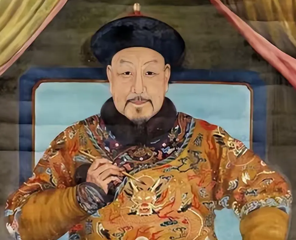 一天夜里，乾隆刚从西宫娘娘的寝殿出来，意犹未尽，又想去宠幸东宫嫔妃，他趁着守卫宫